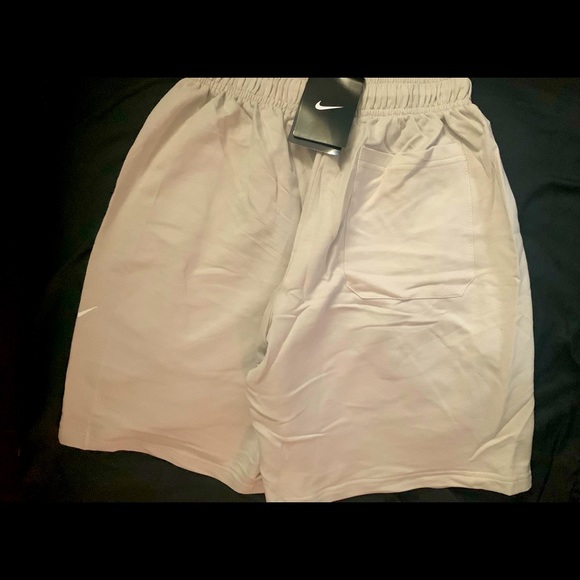 New Men’s Nike Shorts - Picture 2 of 9